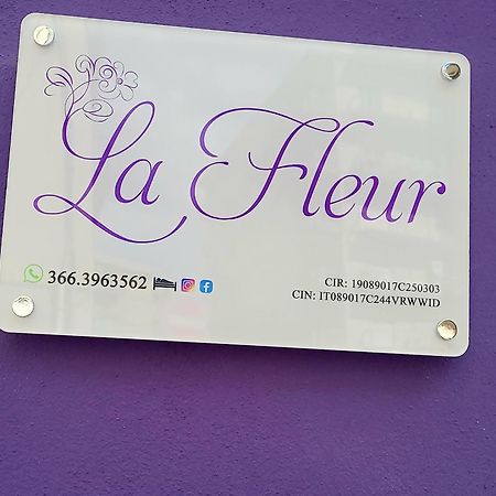 La Fleur Otel Siraküza Dış mekan fotoğraf